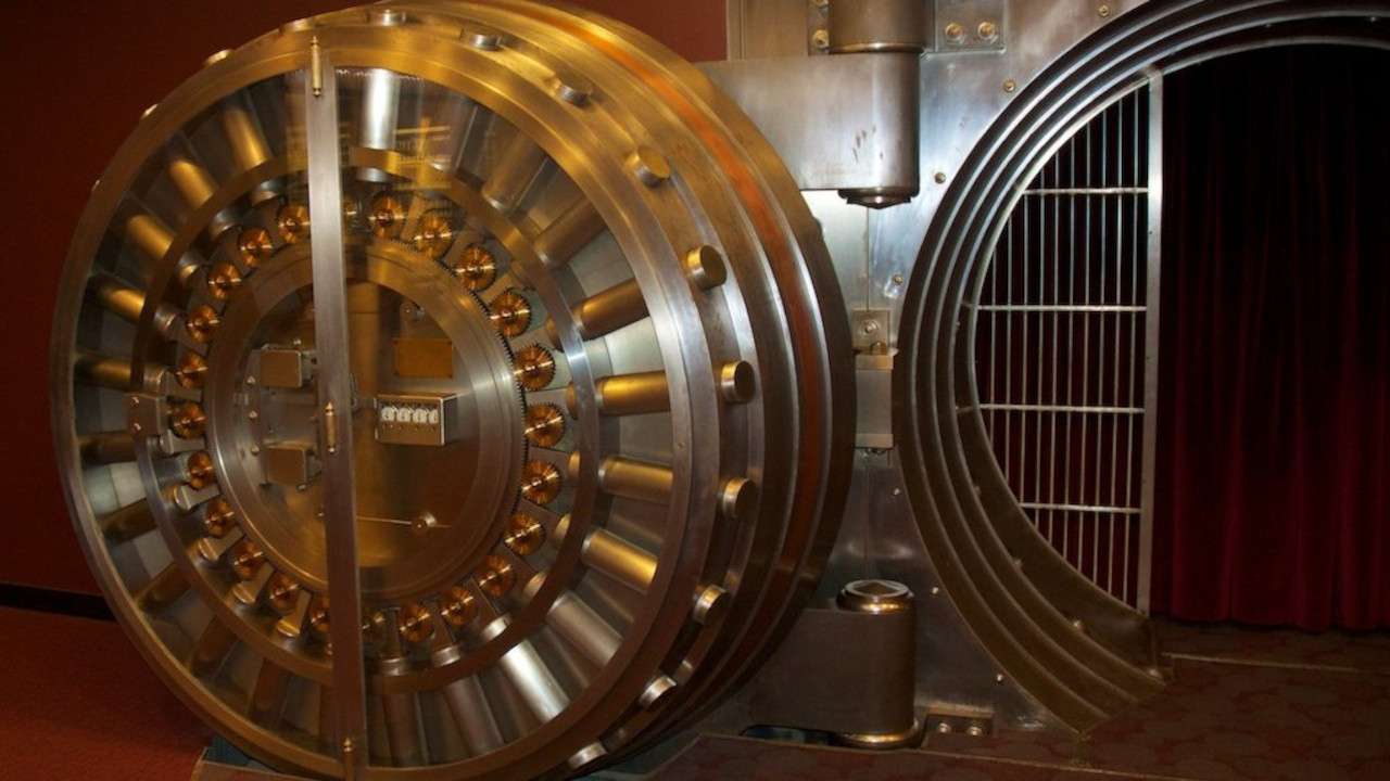 Bank_Vault_1280x720