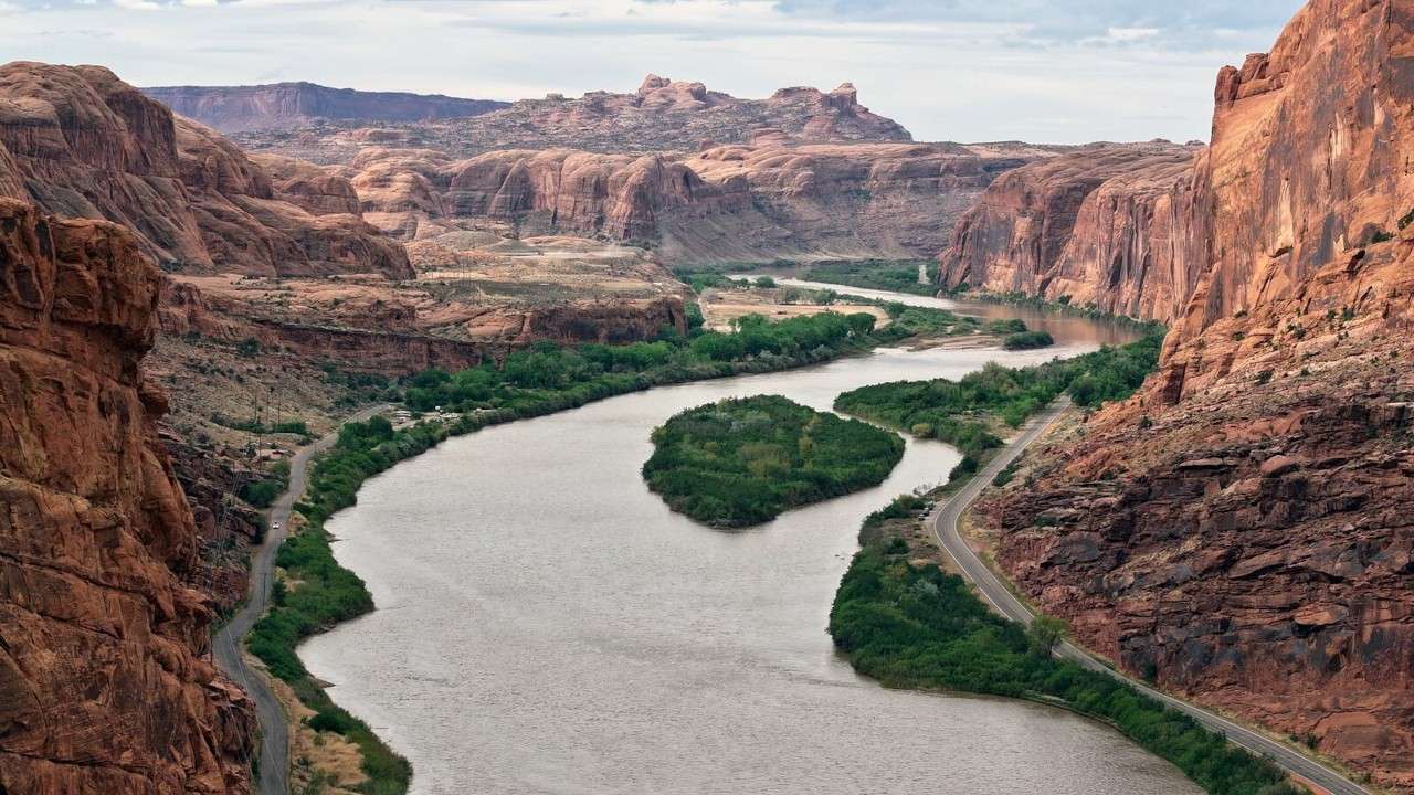 mountain-river_1280x720