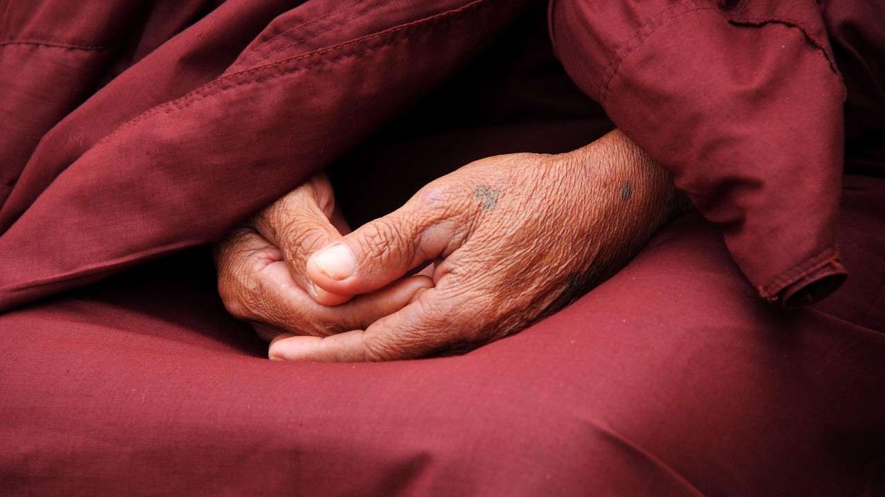 shaman-hands_1280x720